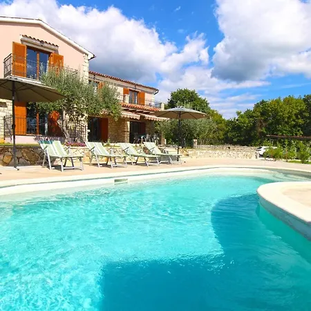 Holiday home Mit Privatpool Fuer 8 Personen Ca 250 Qm In Radetici, Istrien Binnenland Von Istrien Tinjan