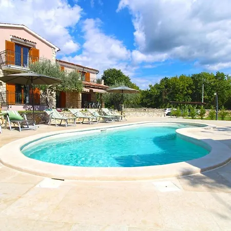 Mit Privatpool Fuer 8 Personen Ca 250 Qm In Radetici, Istrien Binnenland Von Istrien Holiday home Tinjan
