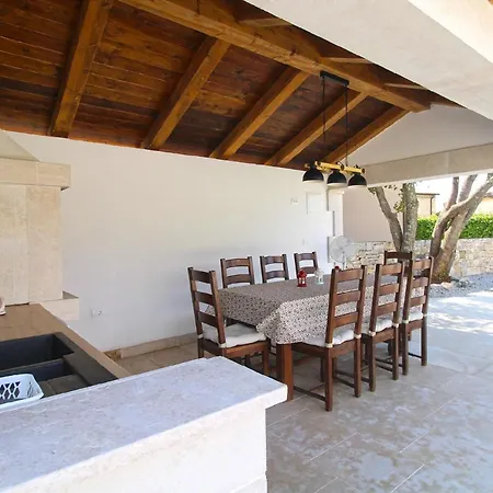 Mit Privatpool Fuer 8 Personen Ca 250 Qm In Radetici, Istrien Binnenland Von Istrien Holiday home *