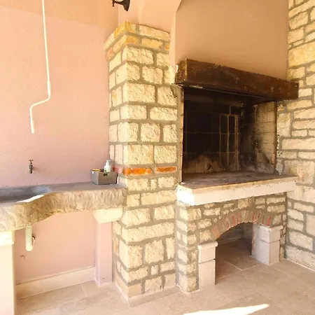 Mit Privatpool Fuer 8 Personen Ca 250 Qm In Radetici, Istrien Binnenland Von Istrien Holiday home
